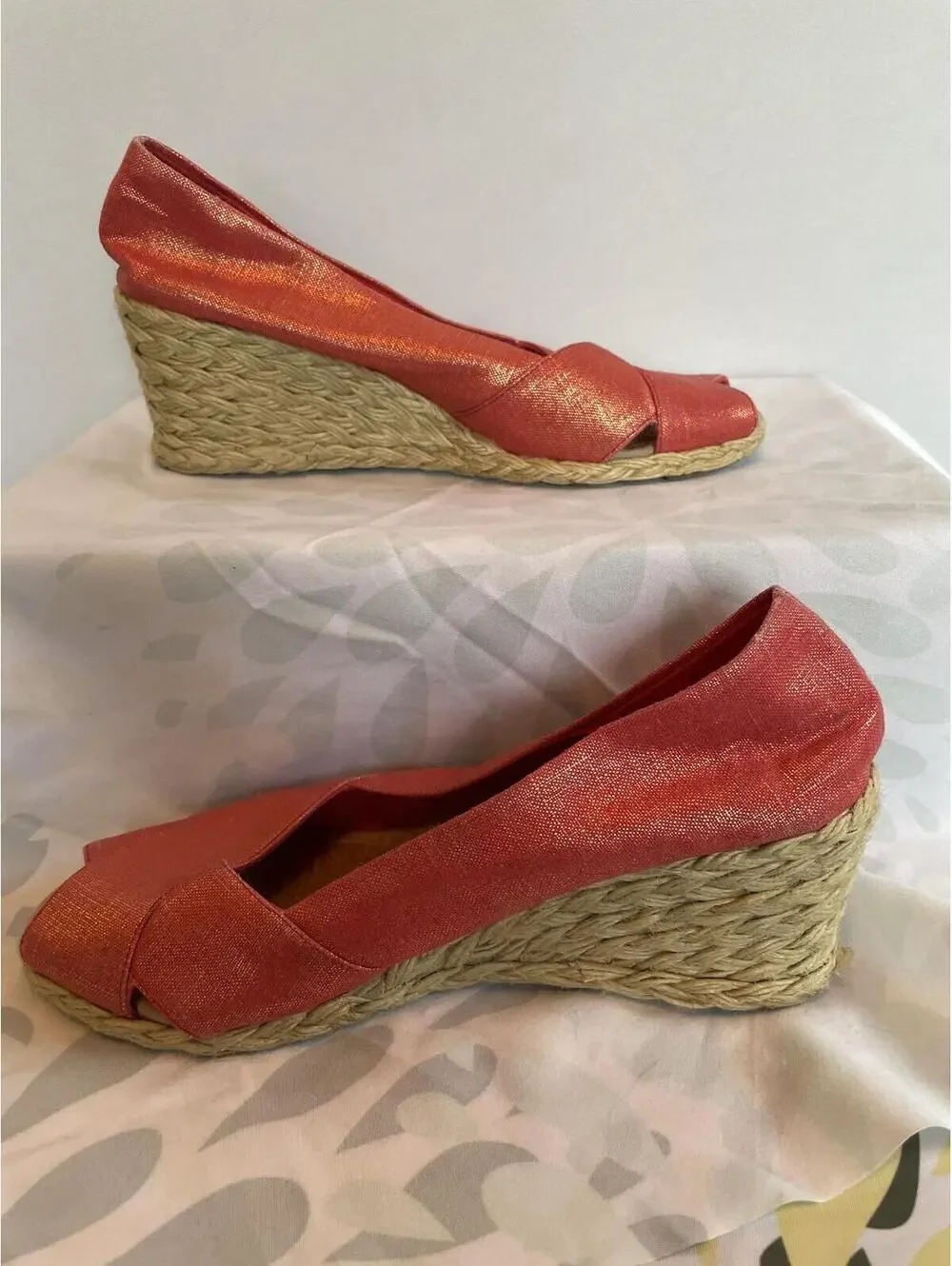 Lauren Ralph Lauren Coral Gold Metallic Espadrille Wedges Size 7